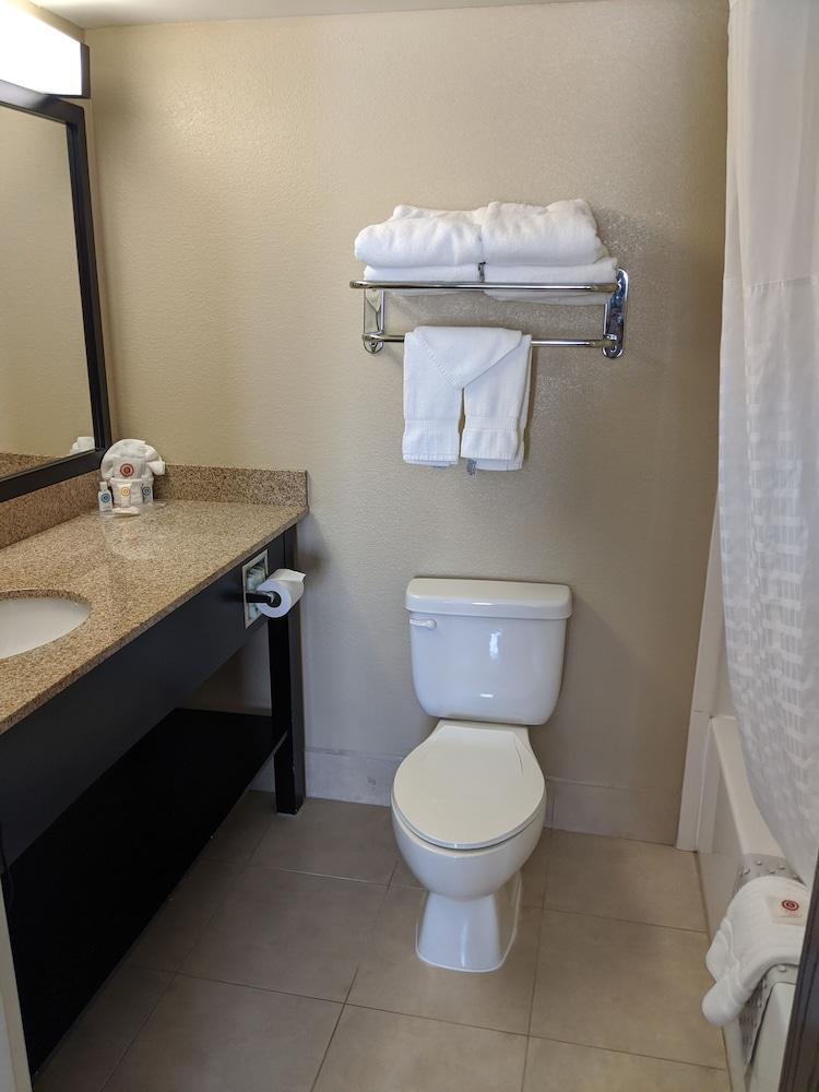 Comfort Suites Concord Mills Buitenkant foto