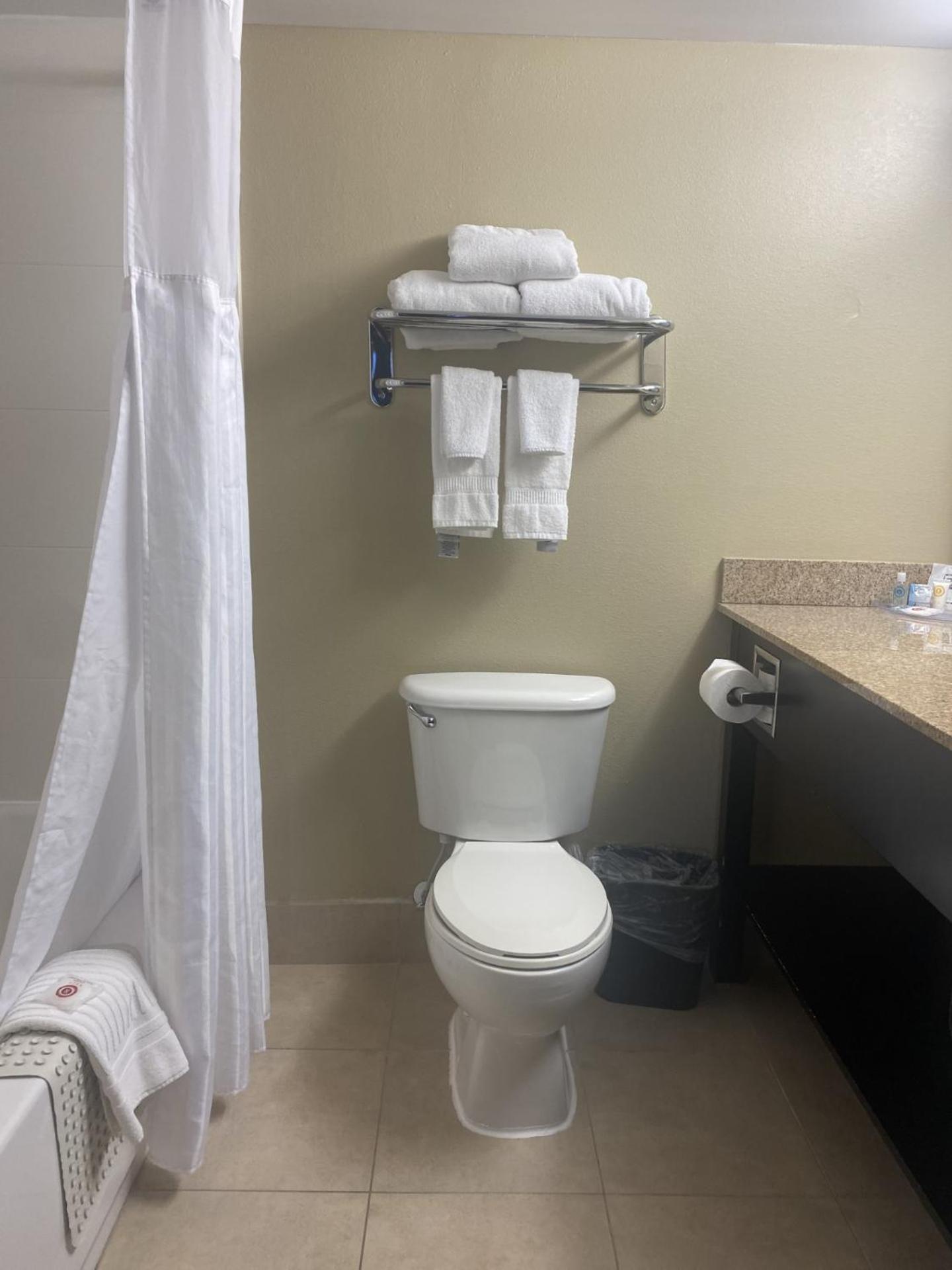 Comfort Suites Concord Mills Buitenkant foto