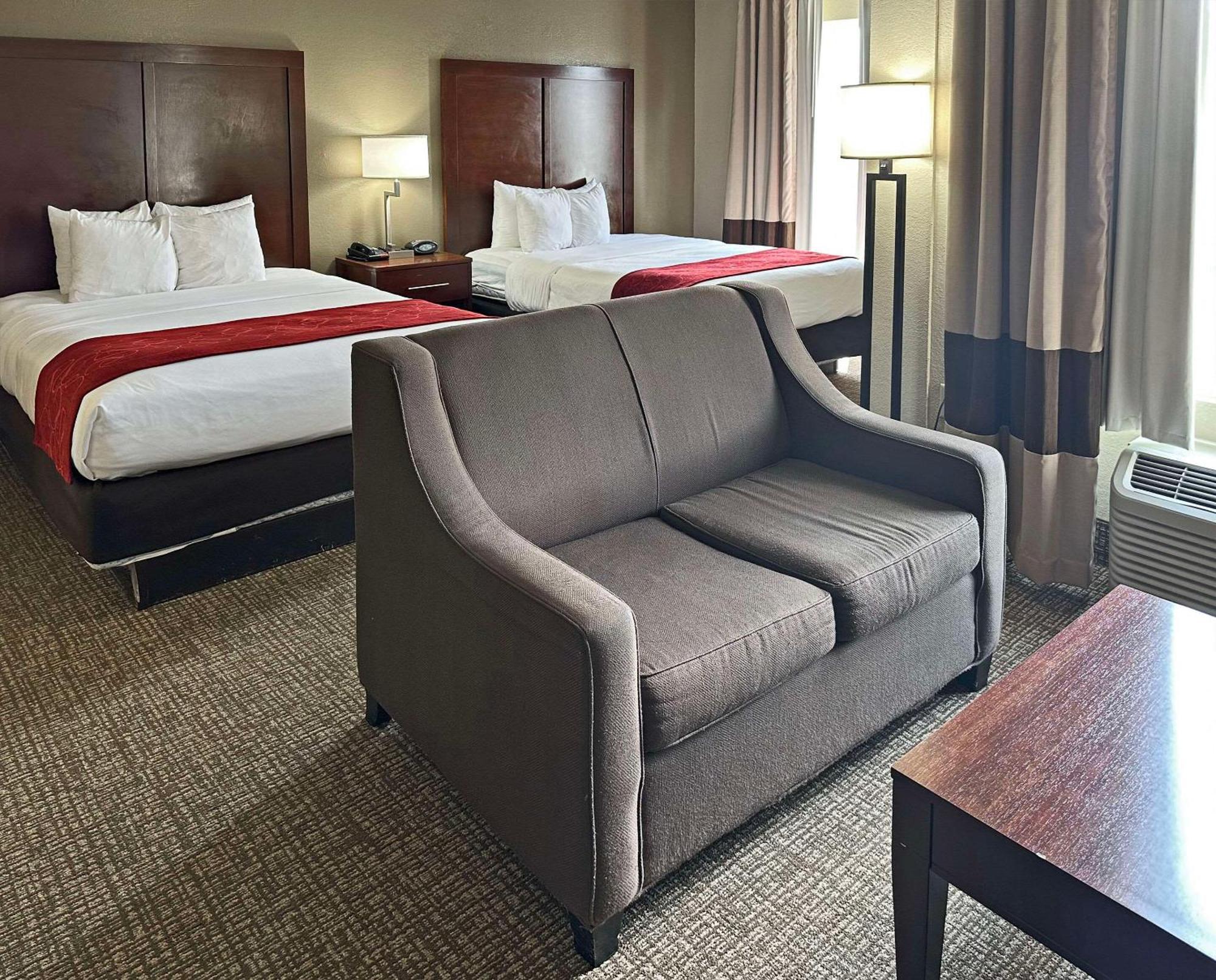 Comfort Suites Concord Mills Buitenkant foto