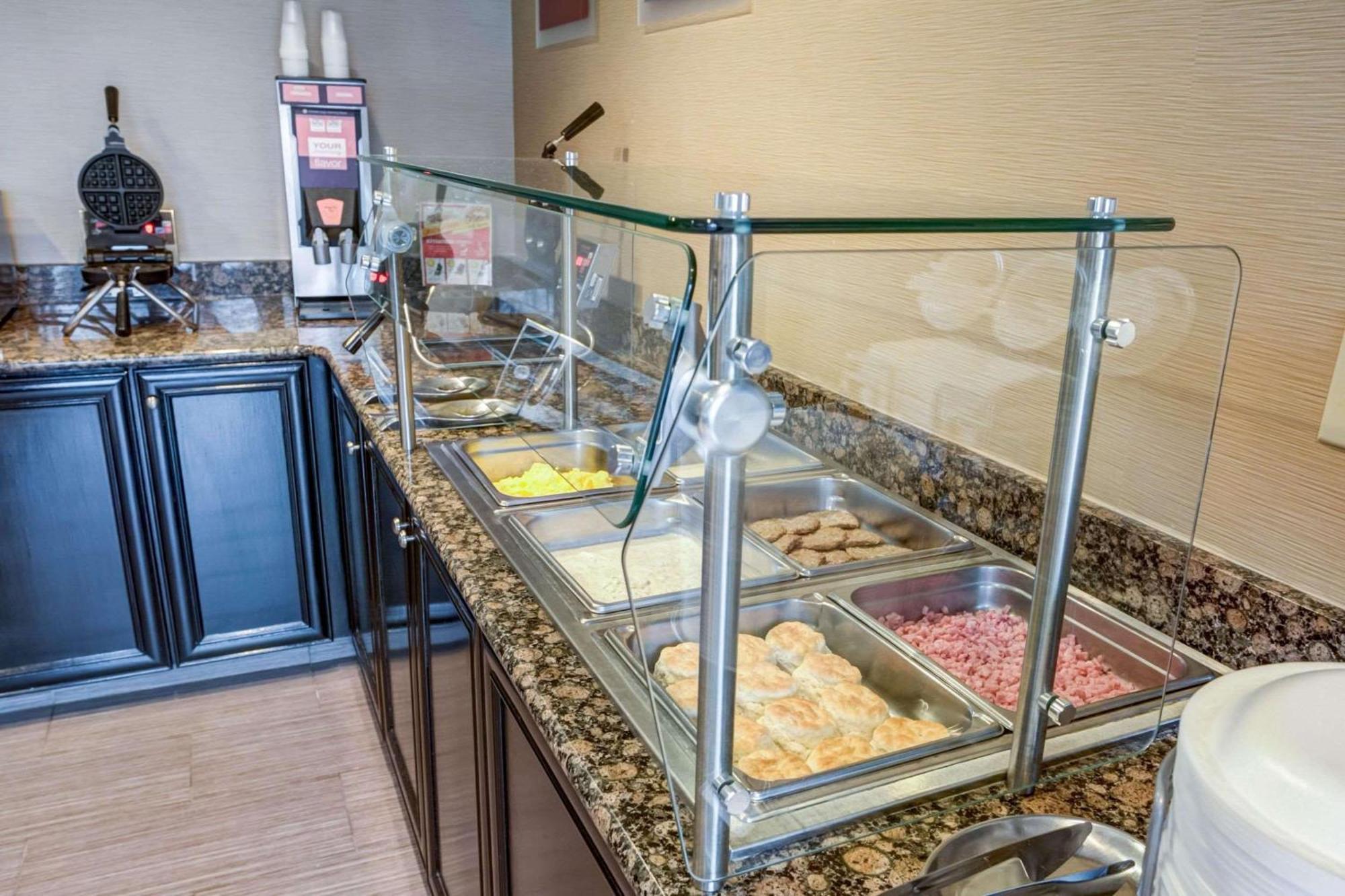 Comfort Suites Concord Mills Buitenkant foto
