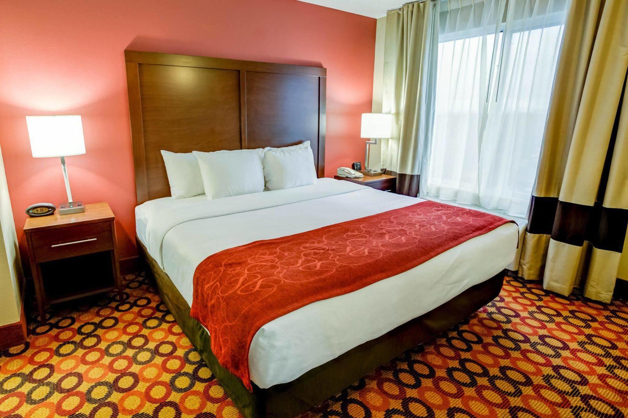 Comfort Suites Concord Mills Buitenkant foto