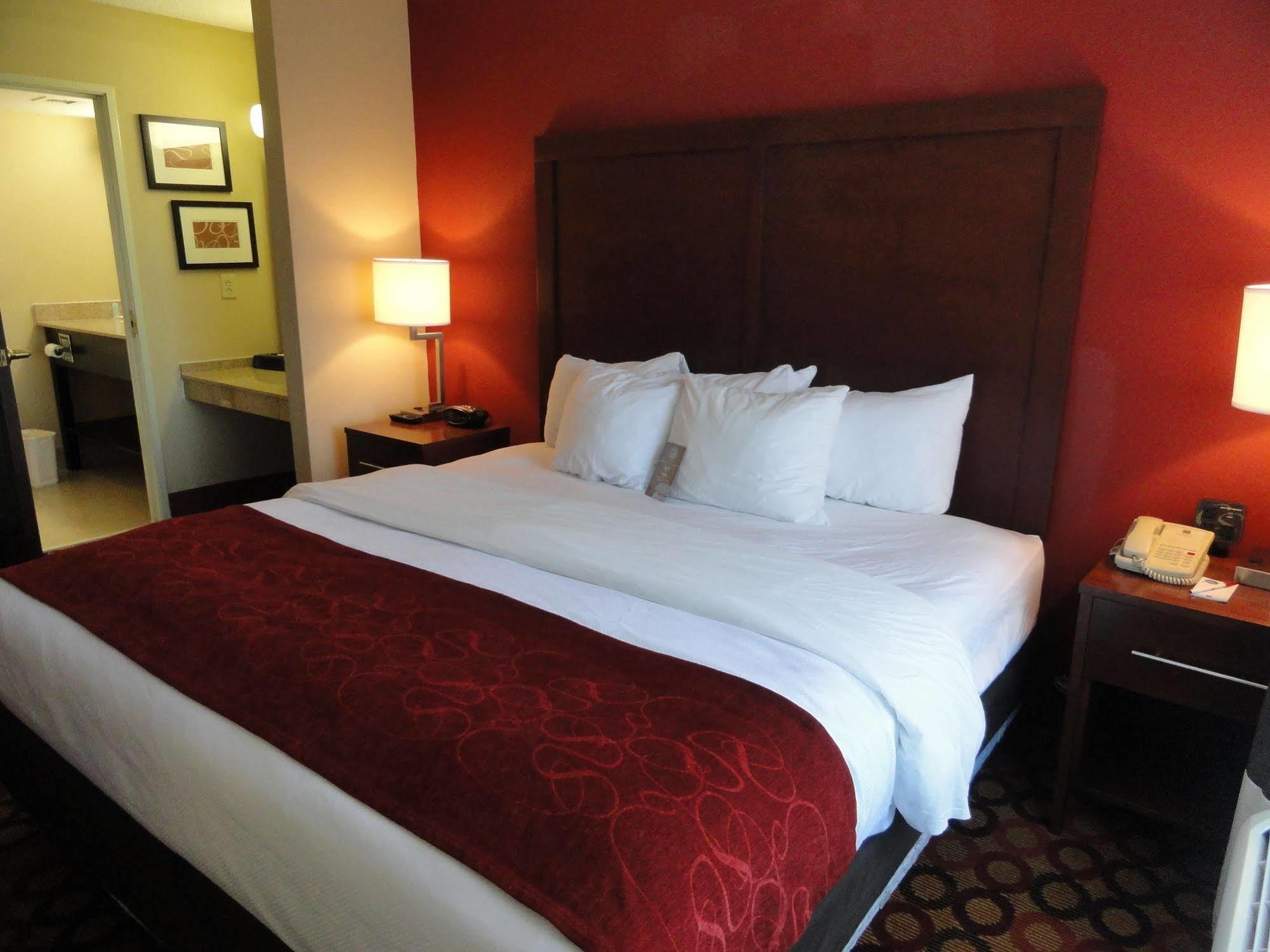 Comfort Suites Concord Mills Buitenkant foto