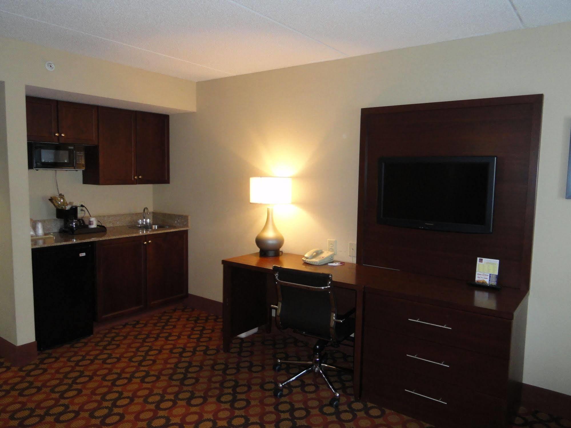 Comfort Suites Concord Mills Buitenkant foto